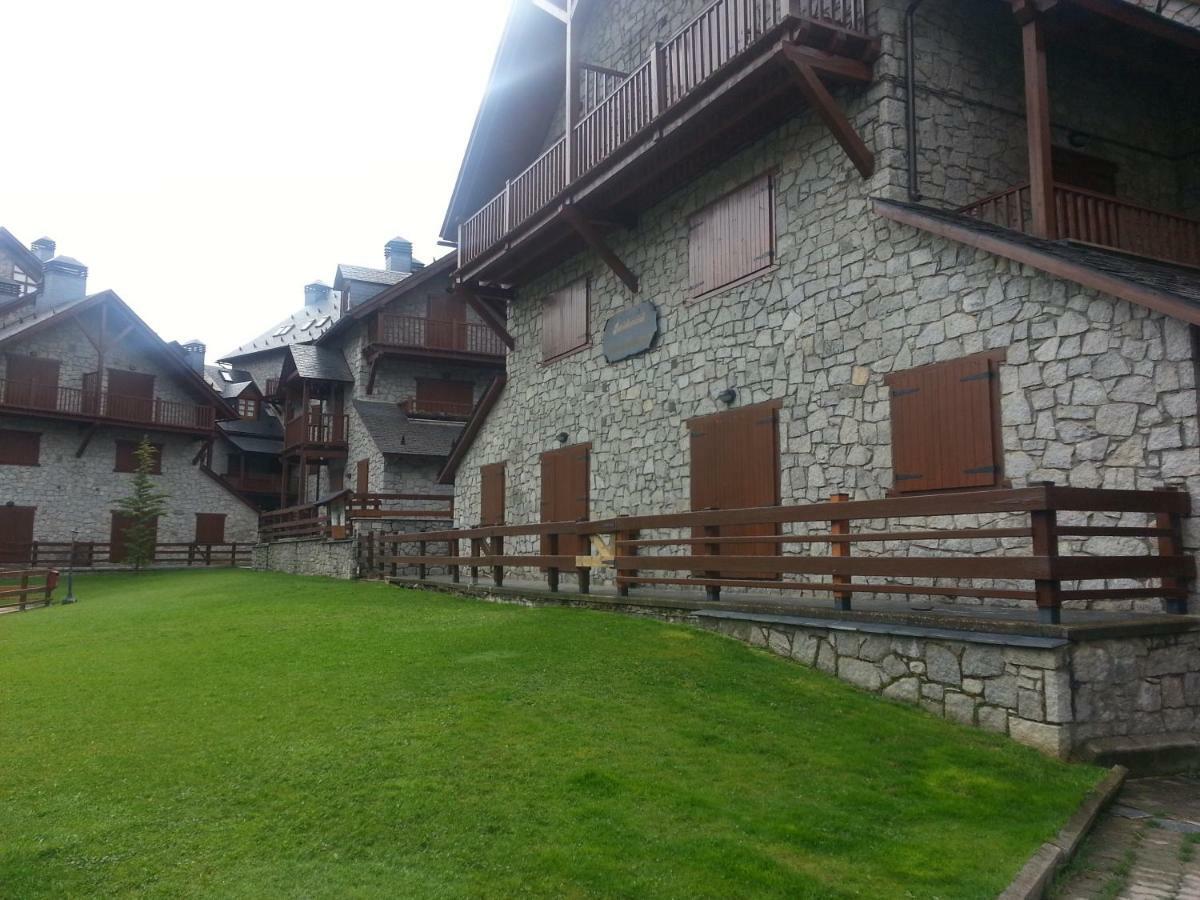 Residencial Valle de Benasque Exterior foto